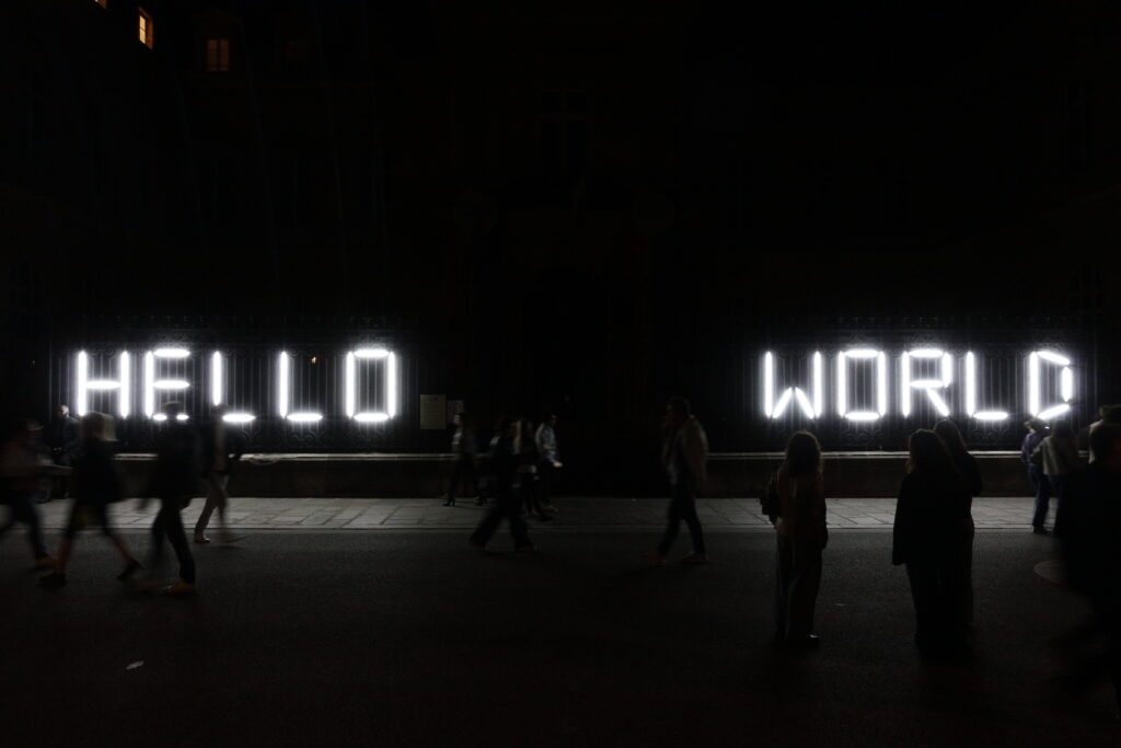 Hello World par Fabien Léaustic